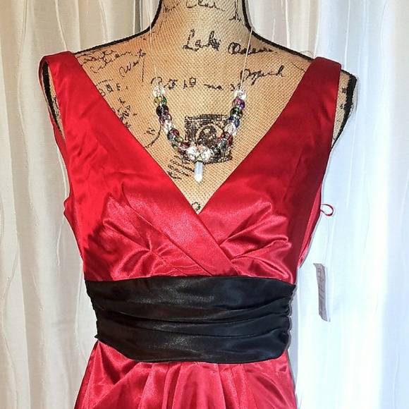 NWT Evening Gown Red w/Black Sash - Picture 6 of 6